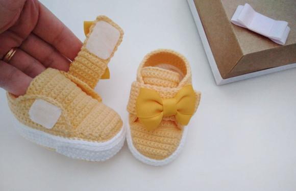 Tenis de Crochê para Bebê Amarelo