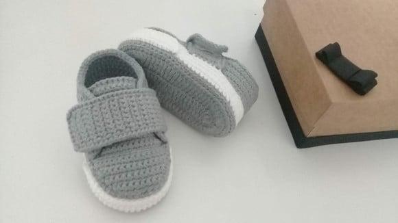 Tenis de Crochê para Bebê Cinza