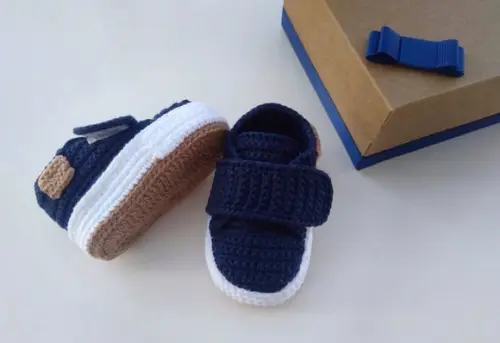 Sapatinho de Crochê para Bebê Azul Marinho