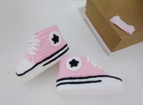 Tenis de crochê para bebê