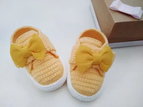 Tenis de Crochê para Bebê Amarelo