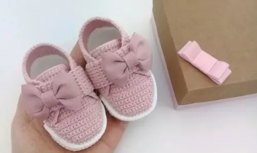 Tênis em Crochê para Bebê - Rosa Antigo