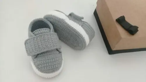 Tenis de Crochê para Bebê Cinza