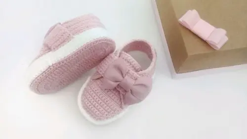 Tênis em Crochê para Bebê - Rosa Antigo