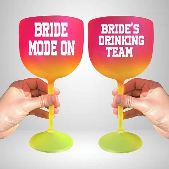 Taça de Gin Degradê Bride Mode On e Bride's Drinking
