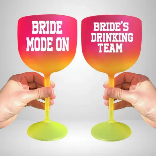 Taça de Gin Degradê Bride Mode On e Bride's Drinking