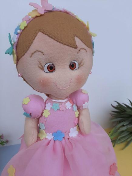 Boneca Bebê De Feltro Vestido Floral