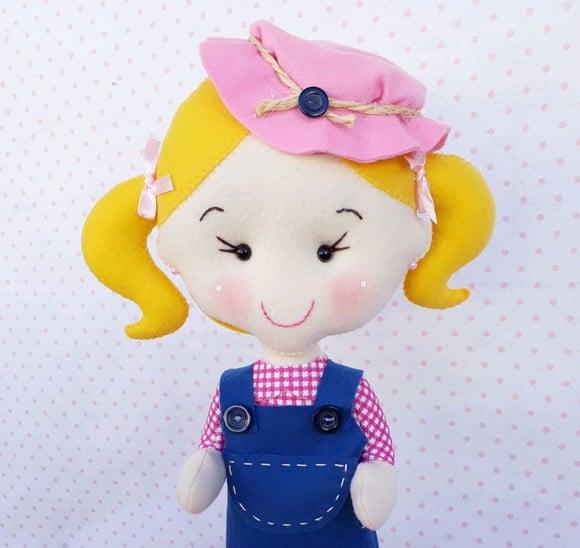 Boneca Fazendeira de Feltro