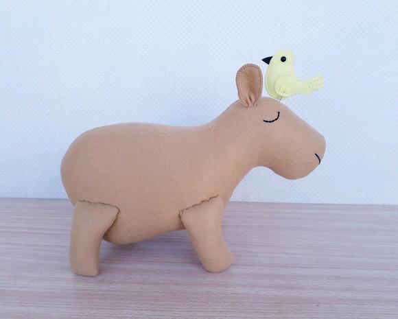 Capivara de feltro