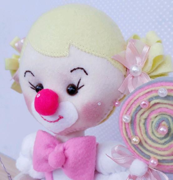 Palhacinha Circo rosa com 28cm
