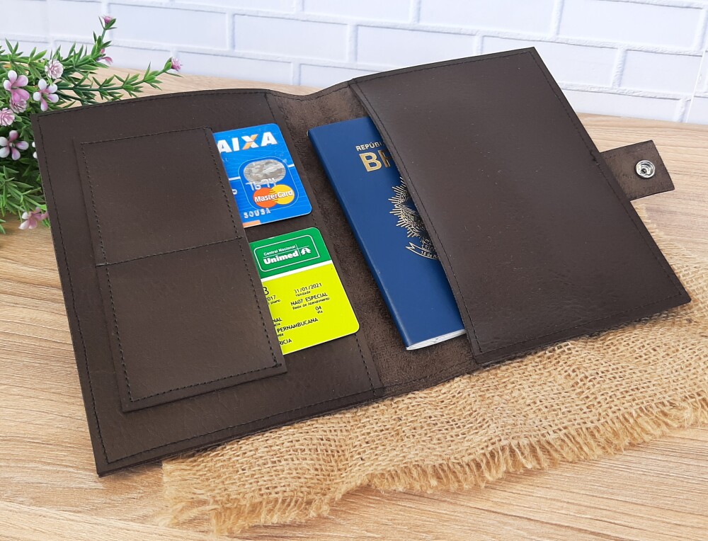 Porta passaporte com chaveiro personalizados