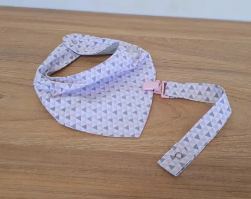 Babador Bandana Impermeável Com Prendedor De Chupeta