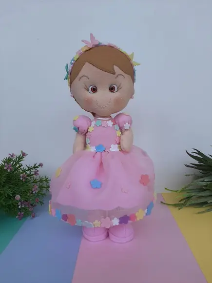Boneca Bebê De Feltro Vestido Floral