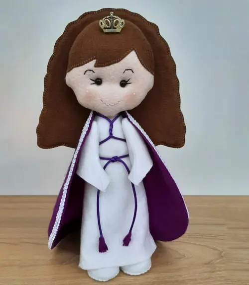 Boneca de Feltro Honorável Rainha Filha de Jó