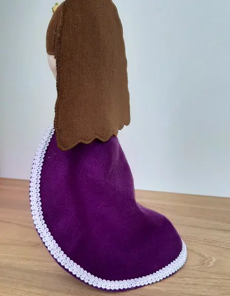 Boneca de Feltro Honorável Rainha Filha de Jó