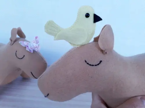 Capivara de feltro