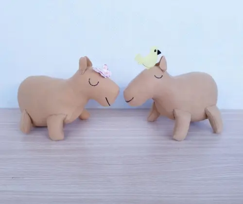 Capivara de feltro