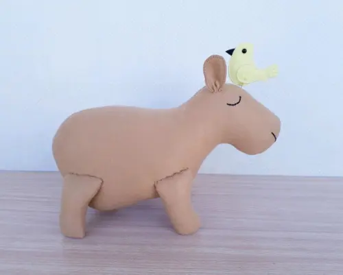 Capivara de feltro
