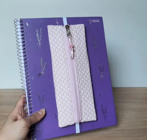 Estojo com Elástico para Caderno