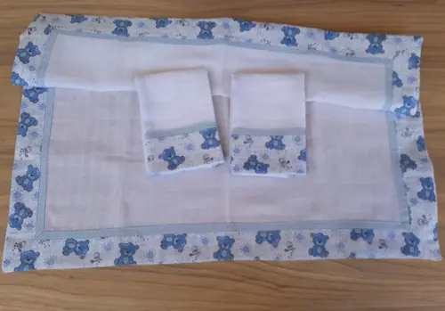 Kit Fralda de Cobrir com Fraldas de Boca Ursinho