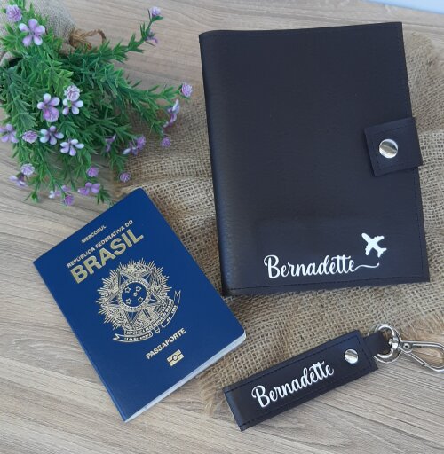 Porta passaporte com chaveiro personalizados