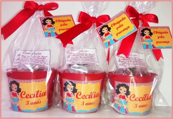 Kit Ecológico Médio Mulher Maravilha Cute