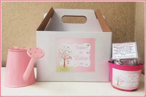 Kit Ecológico na Caixa com Regador - Jardim Encantado