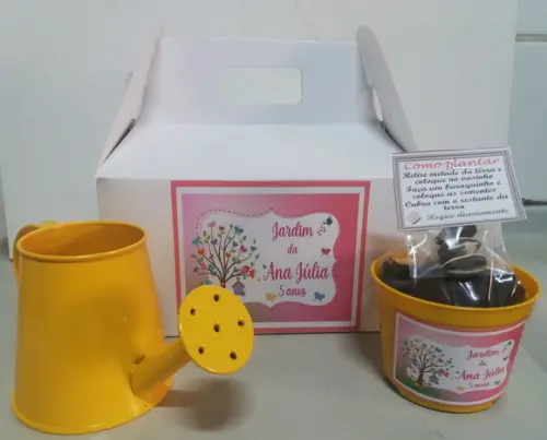 Kit Ecológico Na Caixa Com Regador - Jardim Encantado