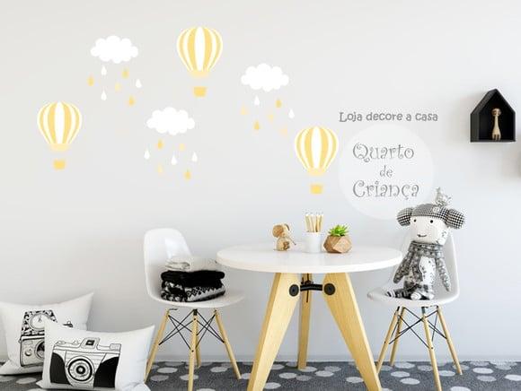 Adesivo balões com nuvens e gotinhas