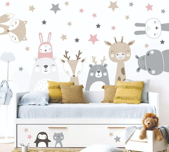 Adesivo de parede bichinhos e estrelas