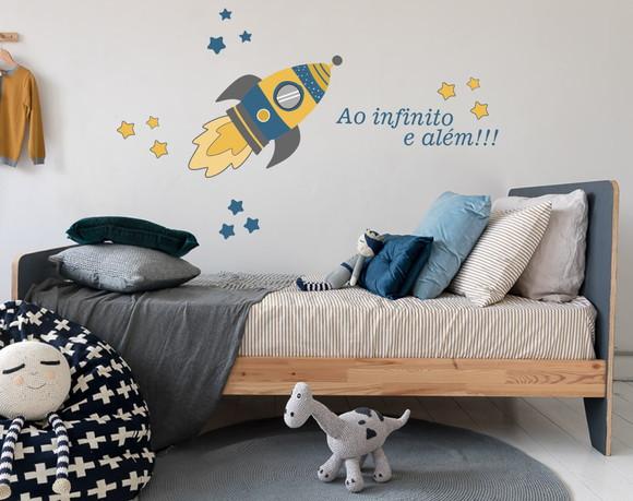 Adesivo de Parede Foguete ao Infinito e Além