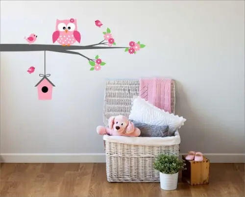 Adesivo de Parede Corujinha no Galho com Flores e Casinha