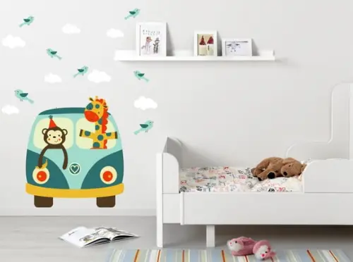 Adesivo de Parede Girafa e Macaco na Kombi
