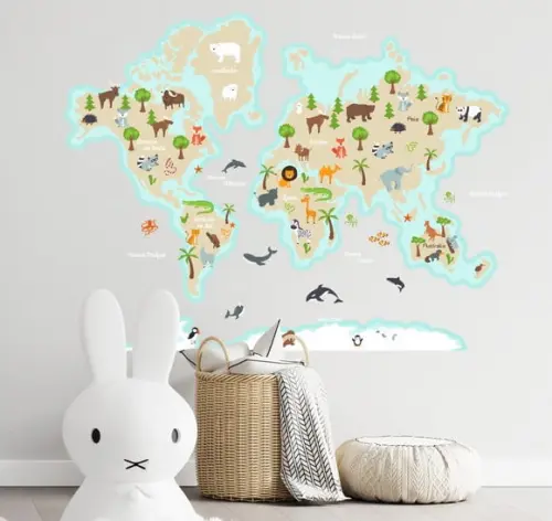 Adesivo de Parede Mapa Mundi com Bichinhos