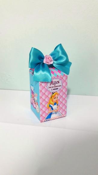 Caixinha Milk Alice no País das Maravilhas