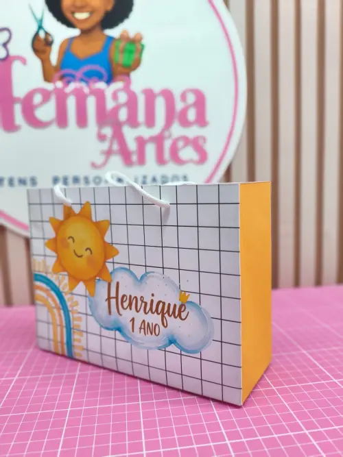 KIT 10 SACOLINHAS PERSONALIZADAS TEMA PRIMEIRA VOLTA AO SOL   - Cópia - Cópia