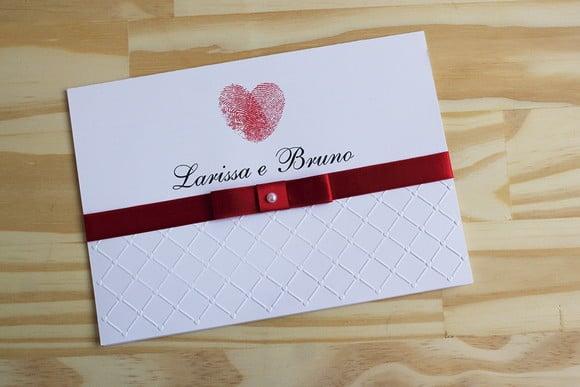 Convite Casamento com Relevo Coração Textura