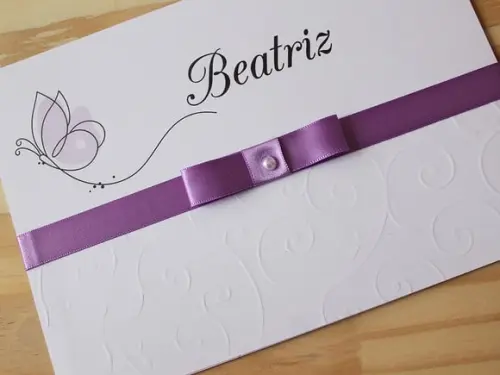 Convite de 15 Anos Lilás com Borboleta Texturizado