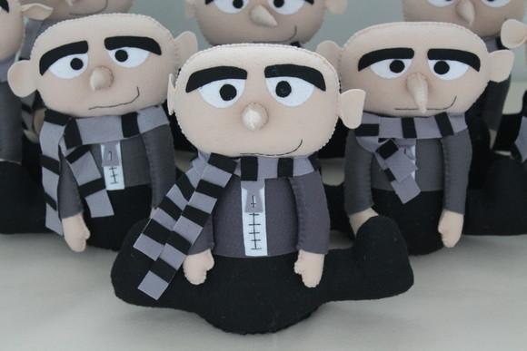 Peso de porta do Gru