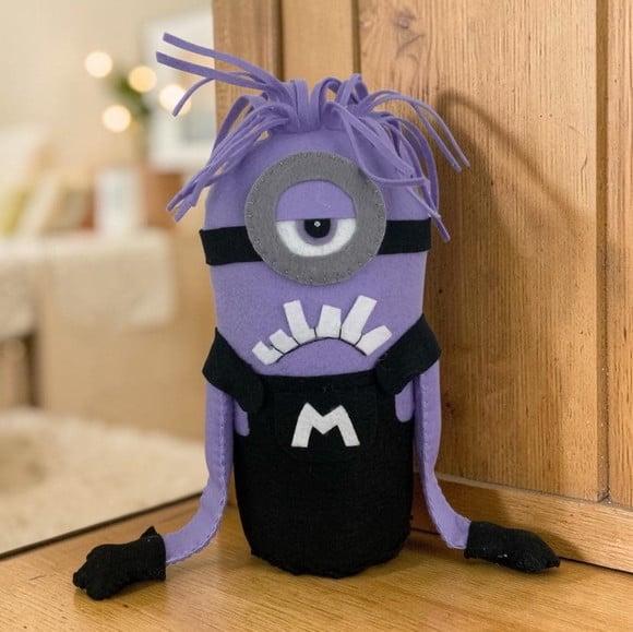 Peso de Porta Minion Roxo Quarto Infantil Festa Infantil