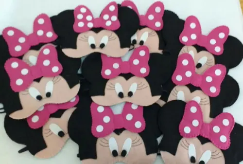 Máscara de dormir da Minnie em feltro