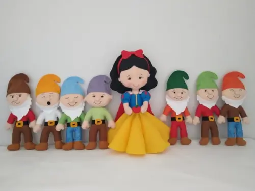Todos os Personagens da Branca de Neve e os Sete Anões.