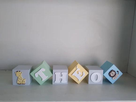 Kit com 5 Cubos Decorativos com Letras 7×7
