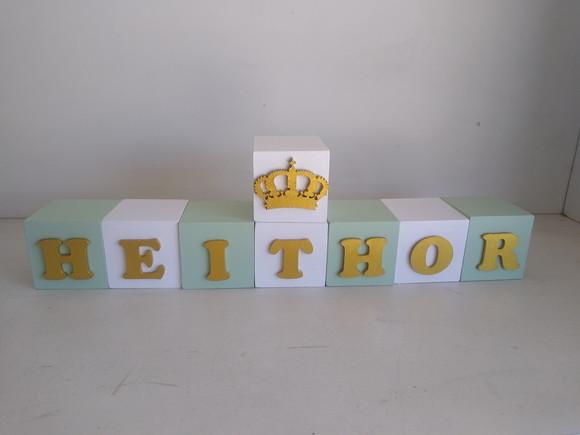 Kit com 8 Cubos com Letras Personalizados em mdf Tamanho 7×