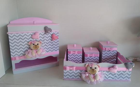 Kit Higiene para Bebê em mdf Tema Urdinhos com Balões
