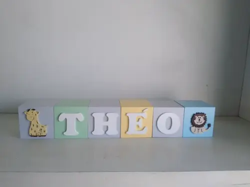 Kit com 5 Cubos Decorativos com Letras 7×7