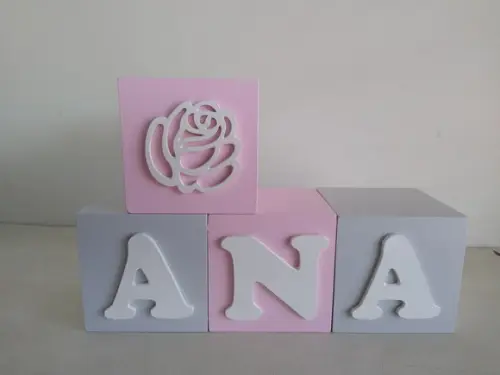 Kit com 8 Cubos Decorativos com Letras 7×7