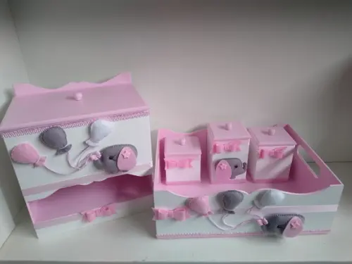 Kit Higiene para Bebê em mdf com 8 Peças Tema Elefantinha