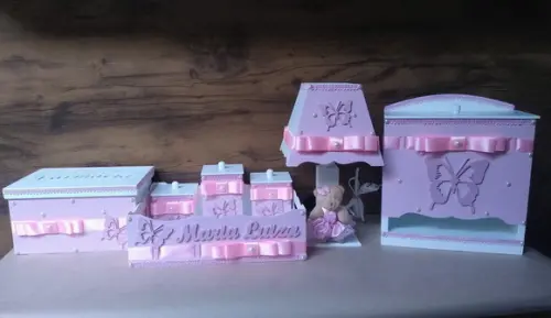 Kit Higiene para Bebê em mdf Tema Borboletas Jardim Encantad