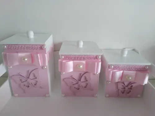 Kit Higiene para Bebê em mdf Tema Borboletas Jardim Encantad